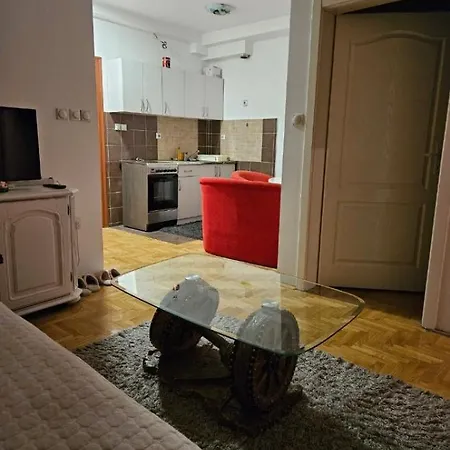 Apartment Sumadijska *